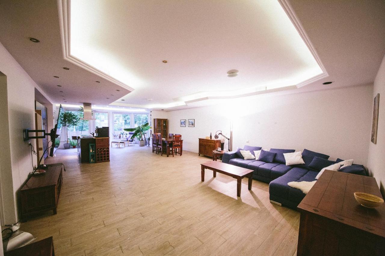Grosse & Voll Ausgestattete Apartments, Studios, Doppelzimmer, Workspace, Parkplatz, Netflix, Prime & Schnelles Wifi In Ruhiger Lage Mit Garten Rudolstadt Esterno foto