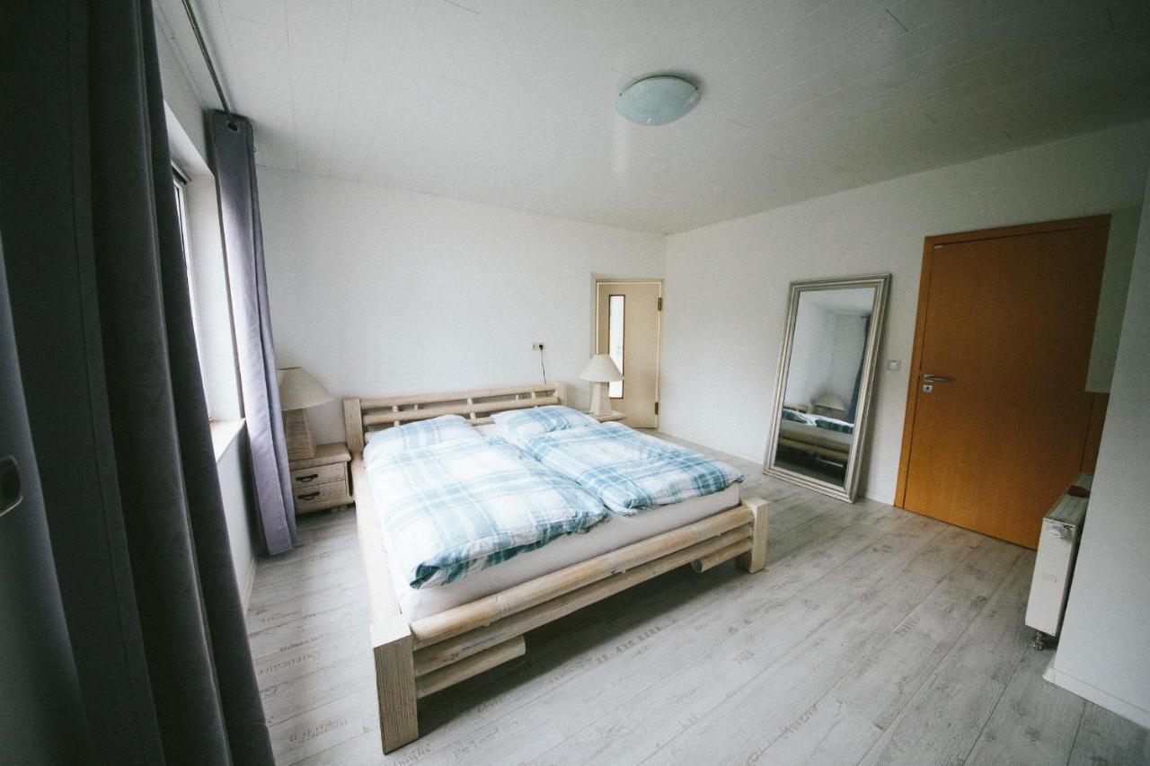 Grosse & Voll Ausgestattete Apartments, Studios, Doppelzimmer, Workspace, Parkplatz, Netflix, Prime & Schnelles Wifi In Ruhiger Lage Mit Garten Rudolstadt Esterno foto
