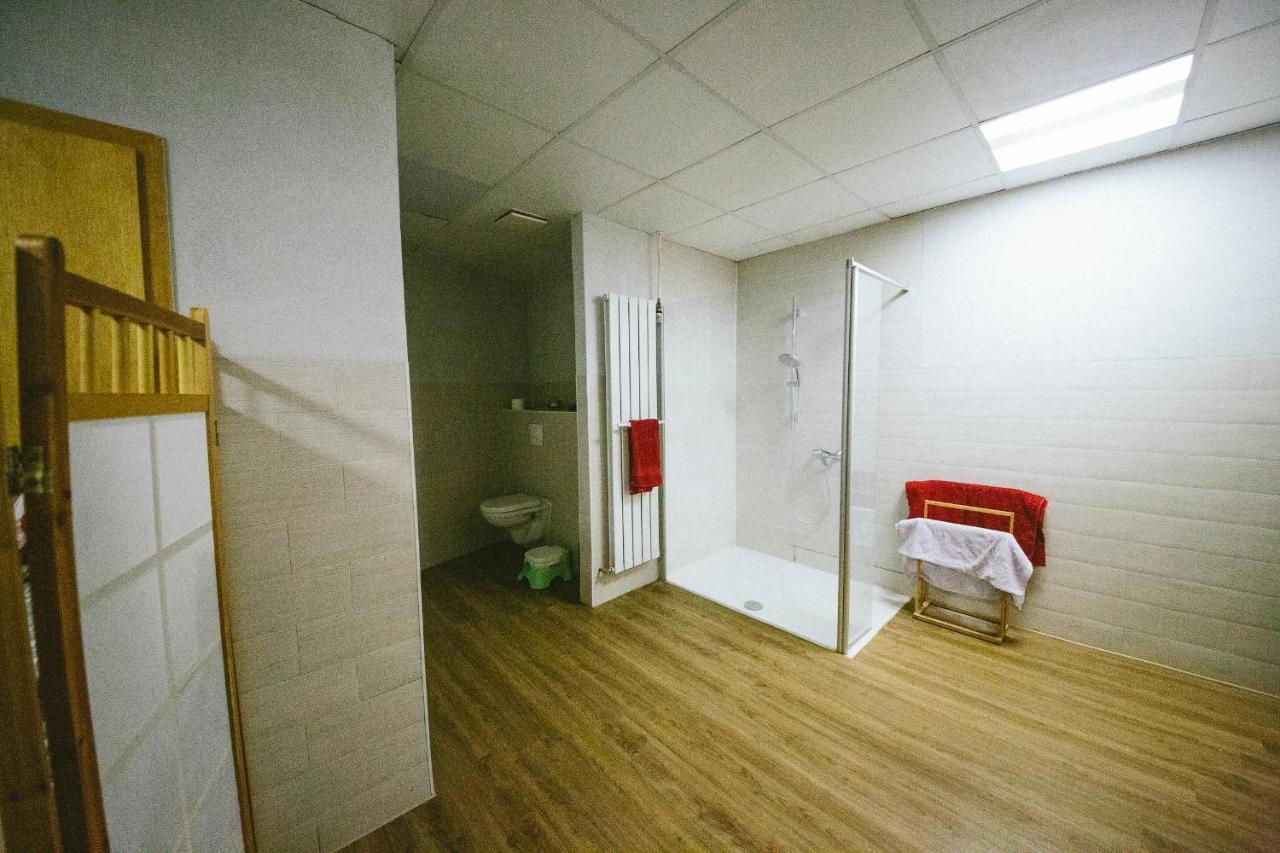 Grosse & Voll Ausgestattete Apartments, Studios, Doppelzimmer, Workspace, Parkplatz, Netflix, Prime & Schnelles Wifi In Ruhiger Lage Mit Garten Rudolstadt Esterno foto