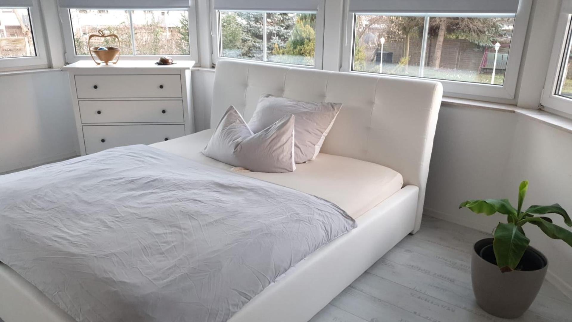 Grosse & Voll Ausgestattete Apartments, Studios, Doppelzimmer, Workspace, Parkplatz, Netflix, Prime & Schnelles Wifi In Ruhiger Lage Mit Garten Rudolstadt Esterno foto