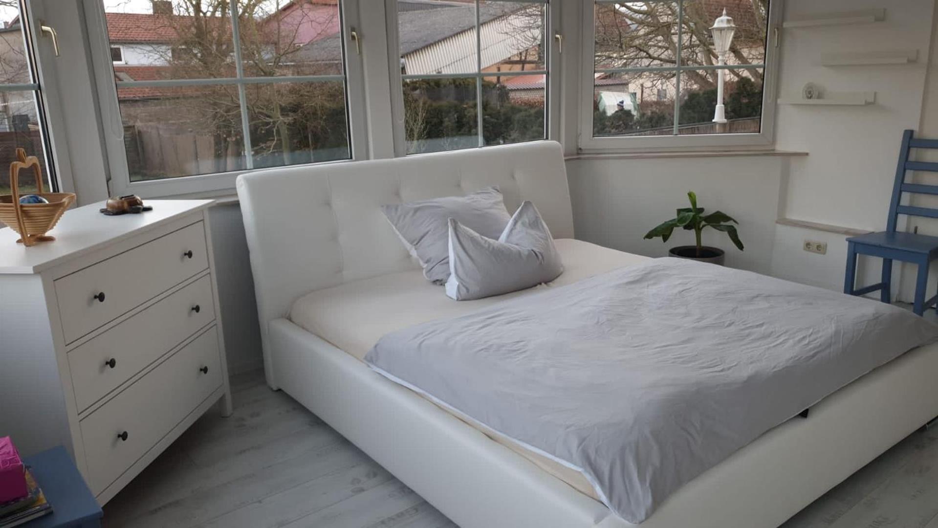 Grosse & Voll Ausgestattete Apartments, Studios, Doppelzimmer, Workspace, Parkplatz, Netflix, Prime & Schnelles Wifi In Ruhiger Lage Mit Garten Rudolstadt Esterno foto