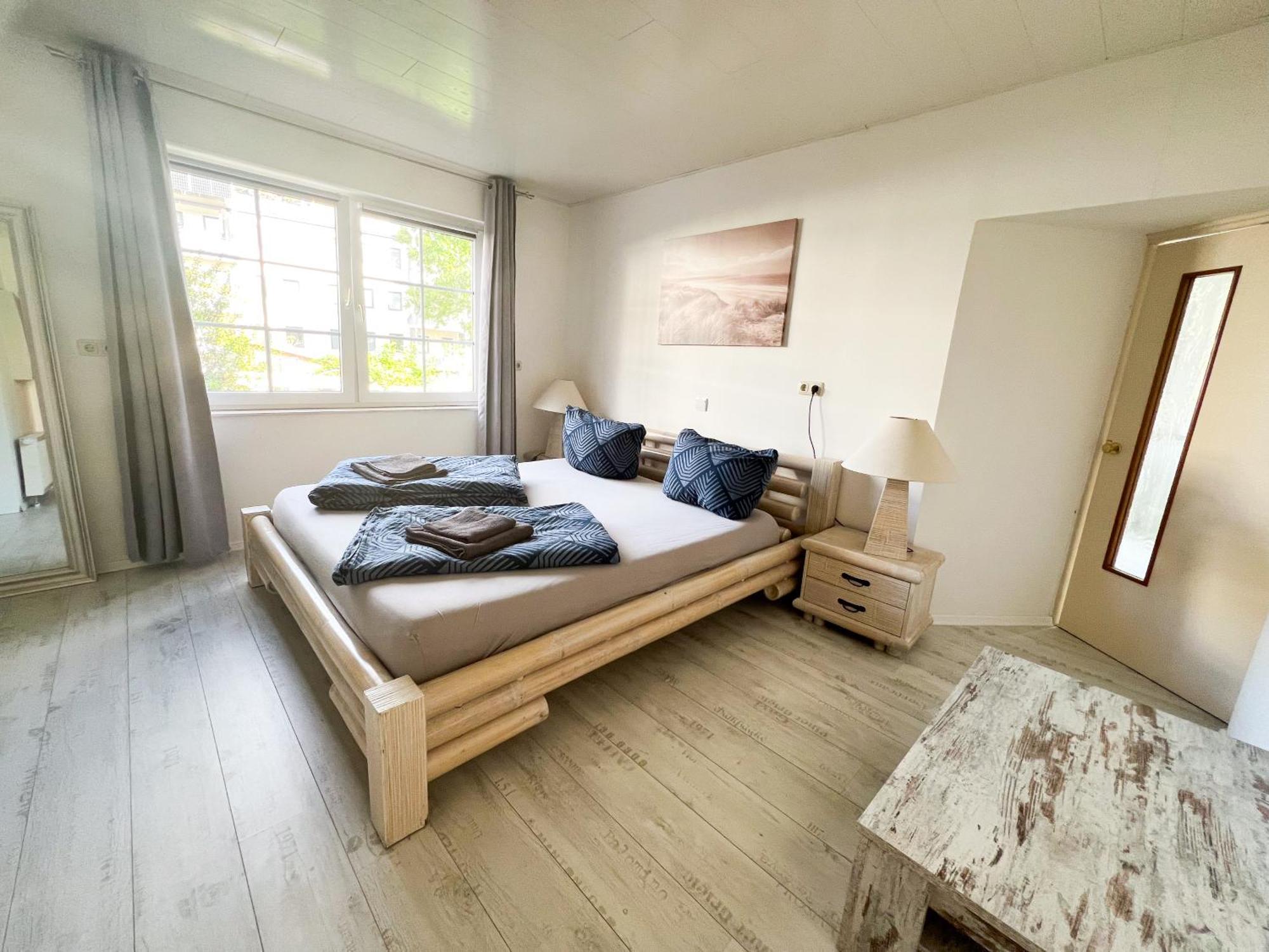 Grosse & Voll Ausgestattete Apartments, Studios, Doppelzimmer, Workspace, Parkplatz, Netflix, Prime & Schnelles Wifi In Ruhiger Lage Mit Garten Rudolstadt Camera foto