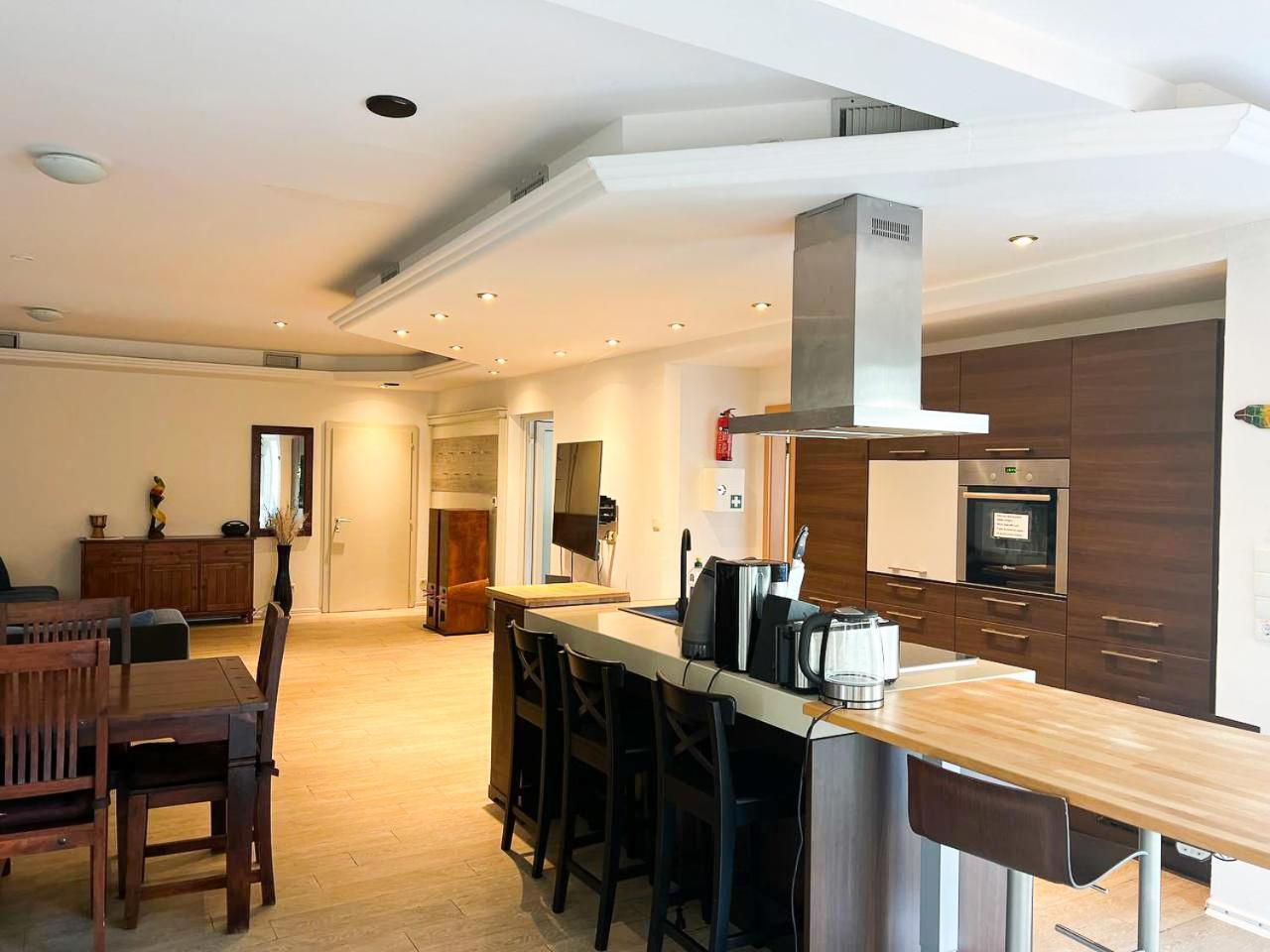Grosse & Voll Ausgestattete Apartments, Studios, Doppelzimmer, Workspace, Parkplatz, Netflix, Prime & Schnelles Wifi In Ruhiger Lage Mit Garten Rudolstadt Esterno foto
