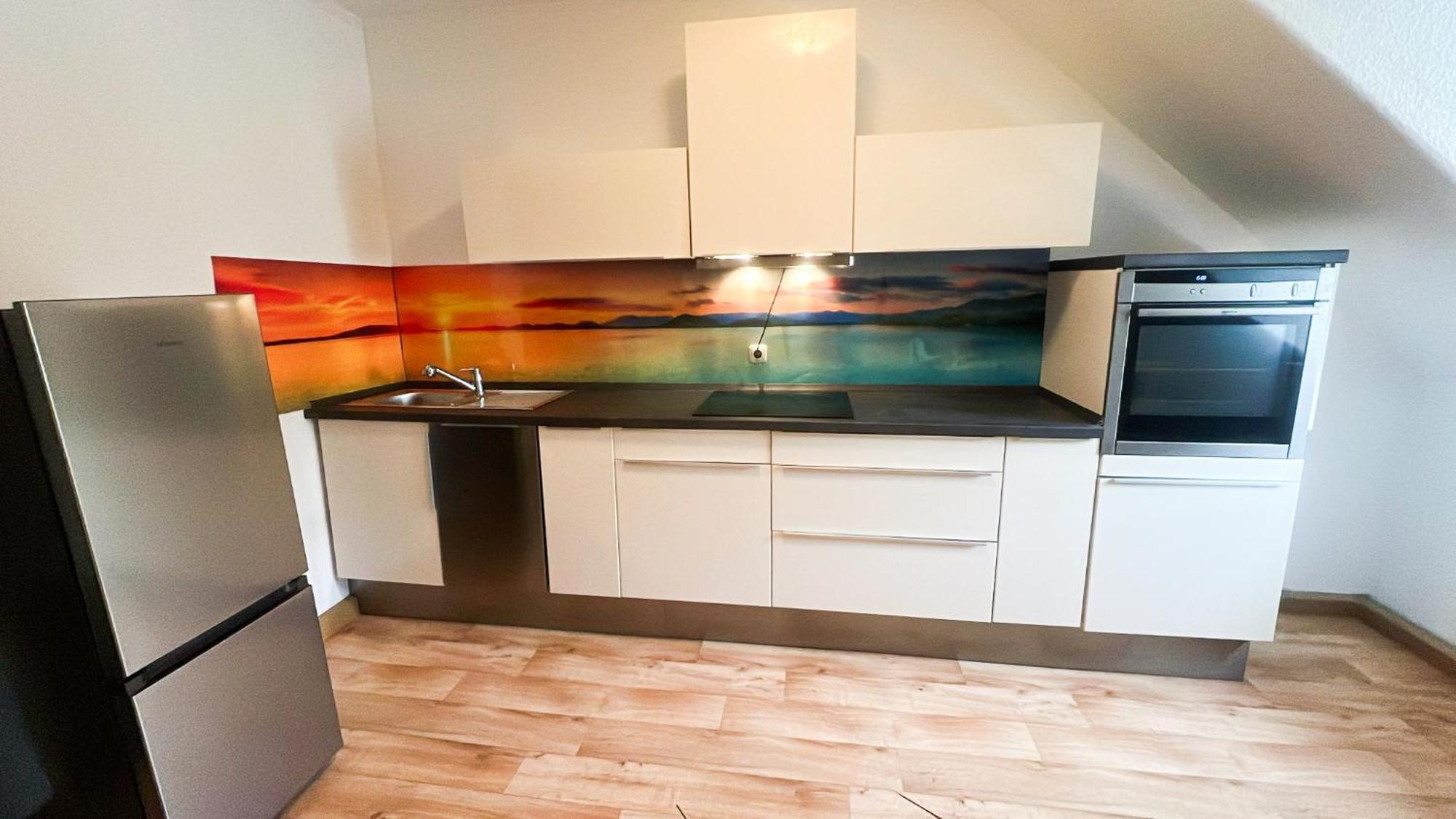 Grosse & Voll Ausgestattete Apartments, Studios, Doppelzimmer, Workspace, Parkplatz, Netflix, Prime & Schnelles Wifi In Ruhiger Lage Mit Garten Rudolstadt Camera foto